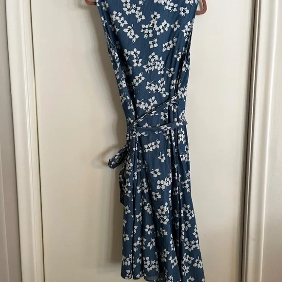Draper James Miranda Wrap Dress Floral Chambray - Picture 5 of 6